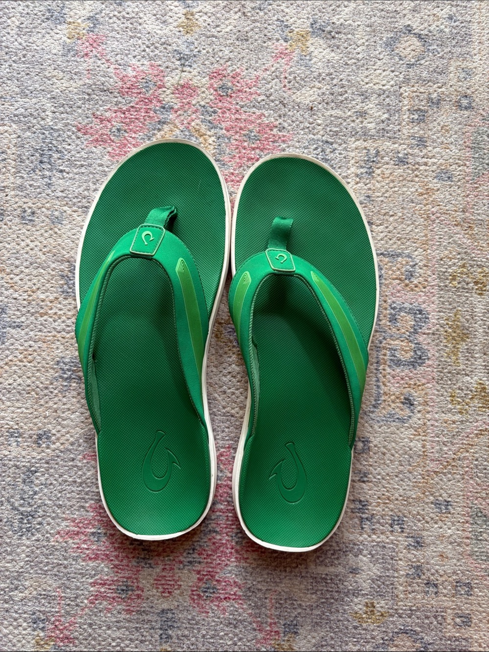 OluKai Green and White Flip Flop Sandals